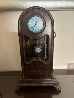 table clock