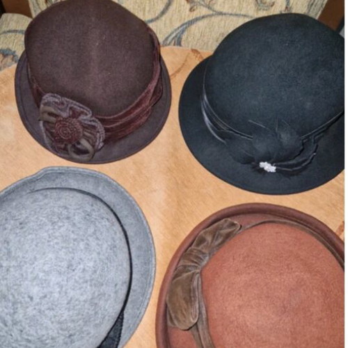 Merino Italian wool hats set of 4, new, black and brown