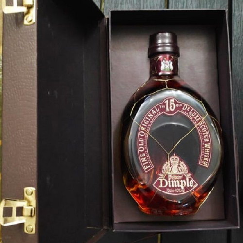 Dimple Whiskey Gift Box 2004 like new, aged 37 years
