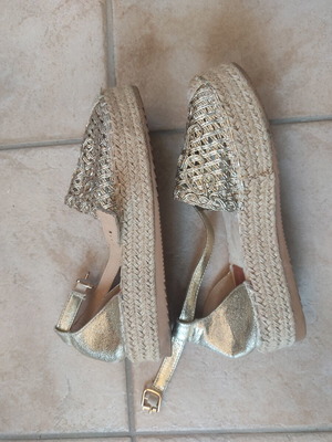 Espadrille platform sandals size 39 used with gold mesh and slingback strap