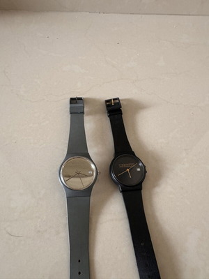 Wristwatches used, set of two, black and gray