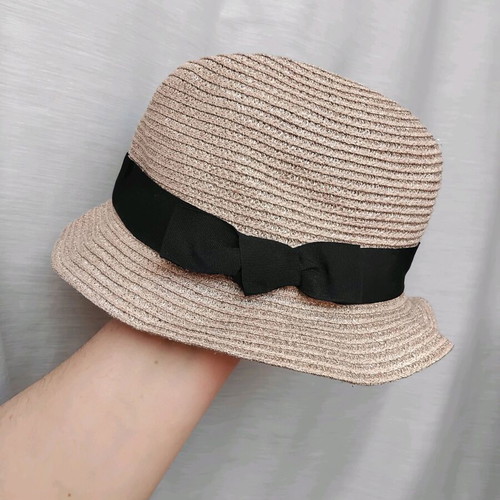 Straw hat Marks & Spencer for ages 3-6 like new, beige