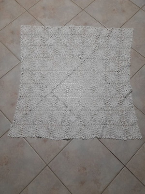 Lace tablecloth handmade, like new, white 80x80 cm
