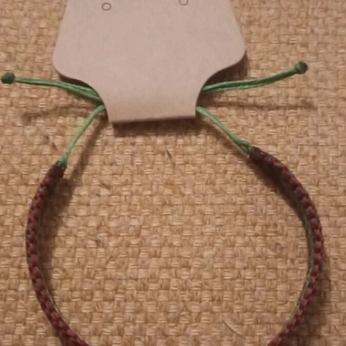 Macrame bracelet new with adjustable size, red and green