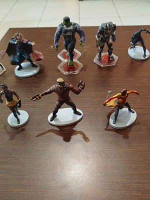 Superhero collection, 11 figures from Disneyland Paris
