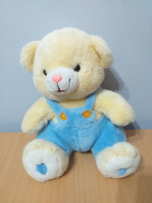 Stuffed bear used, height 35 centimeters