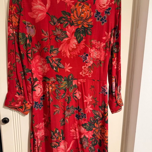 Dress with floral pattern and long sleeves like new, size XS