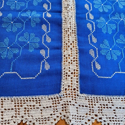 Handmade blue doilies and napkins new, embroidered and knitted