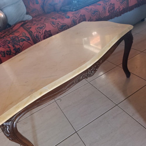 Classic style coffee table set like new, 3 pieces with marble top