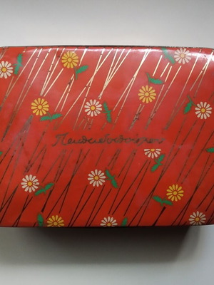 Papadopoulou Frutacrem biscuits used rare metal tin