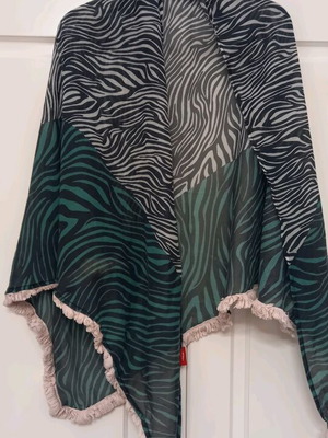 Шал парео S.Oliver като нов, черен и зелен