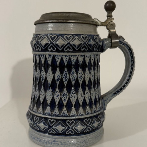 Decorative carafe used in excellent condition