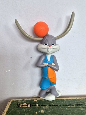 Bugs Bunny φιγούρα με κίνηση και μπάλα