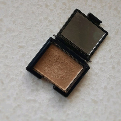 NARS single eyeshadow nude "Cyprus" used