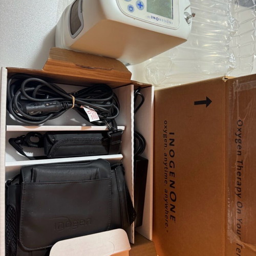 Portable oxygen concentrator Inogen One G5 with large 16 cell battery like new