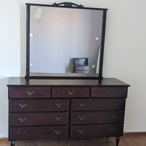 Bedroom vanity set with mirror and stool like new, solid wood