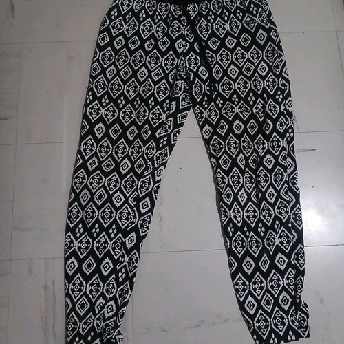 Terranova summer pants used, black and white