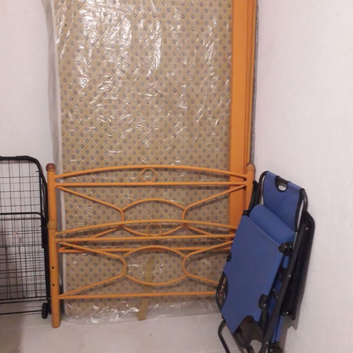 Double mattress and metal bed frame used 120×200