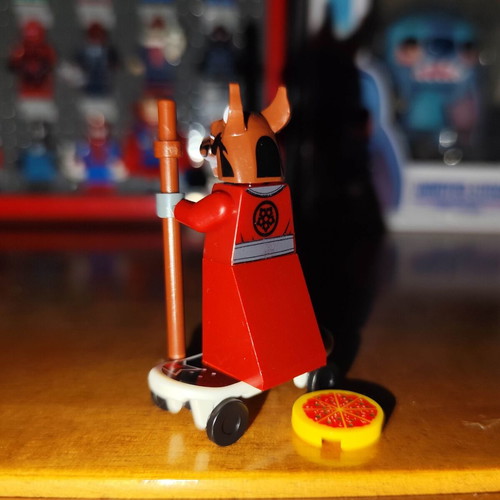 Master Splinter figure like new with skateboard, pizza, katana, staff