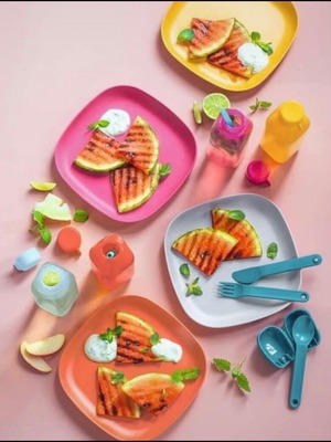 Tupperware plates set of 4, 20cm, new
