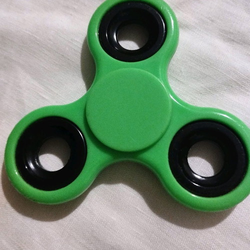 Set of 2 Fidget Spinners like new, green