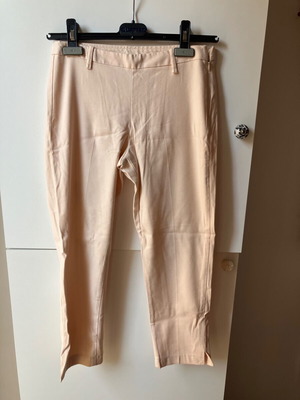 Benetton skinny capri παντελόνι σαν καινούργιο, πολύ ανοιχτό ροζ, μέγεθος XS