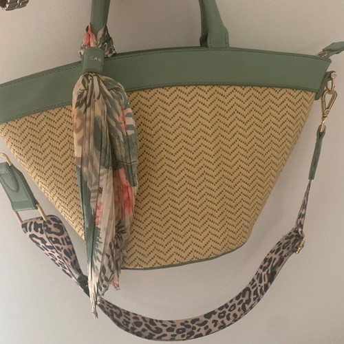 Carpisa summer handbag like new with animal print strap