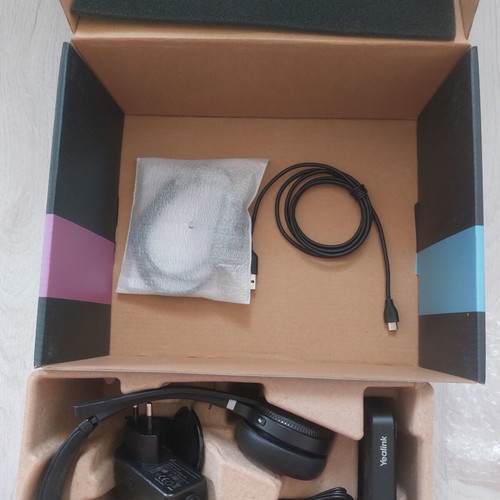 Yealink WH62 Dual Teams DECT Wireless Headset new, professional office