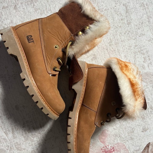 Caterpillar (CAT) women's boots used, brown leather with fur