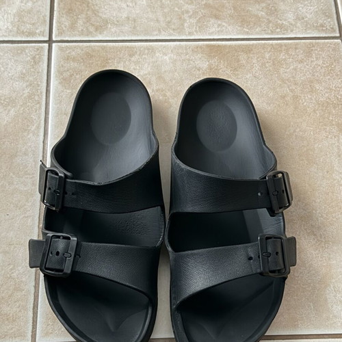 Men's slippers size 43, black
