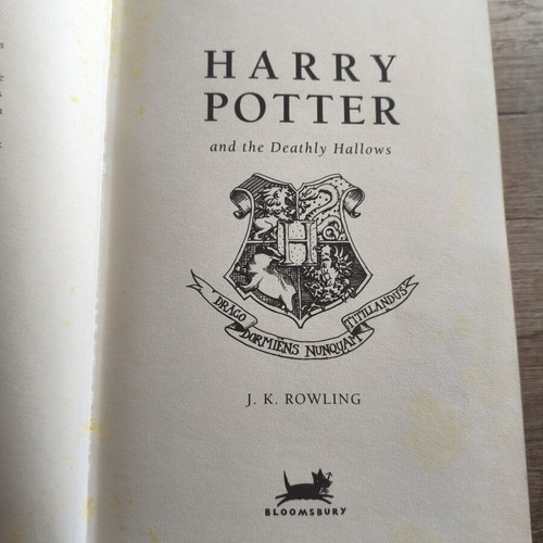 Harry Potter and the Deathly Hallows book