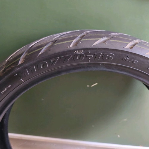 Sym Scouter tires like new