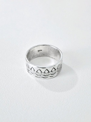 Silver carved wedding ring like new, size 55