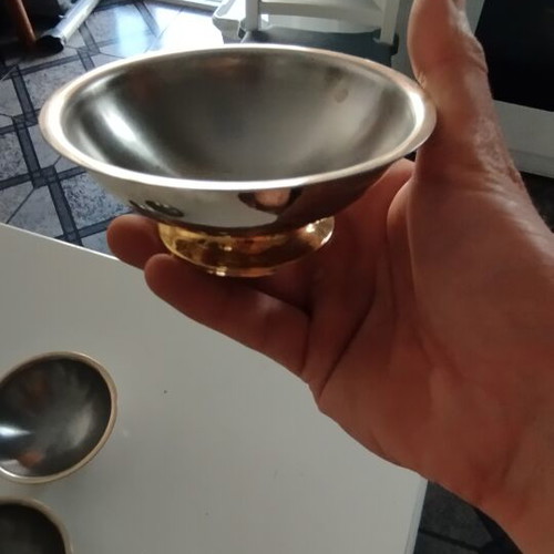 Stainless steel serving bowls set of 3, like new