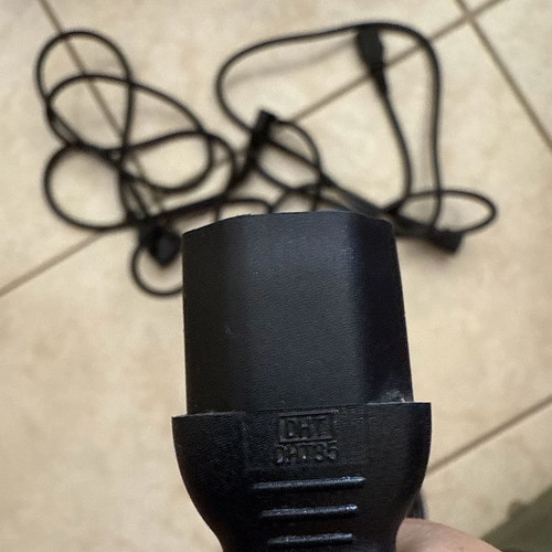 IEC C13 to C14 Power Cables DHT86 set of 2 like new, 10A 250V
