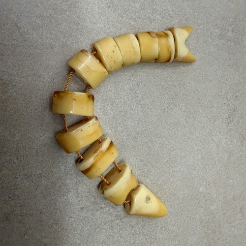 Komboloi fish-shaped bakelite worry beads like new