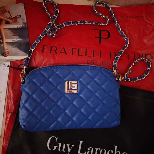 Guy Laroche electric blue leather shoulder bag with gold chain