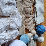 Laces and knitting threads used, bundle