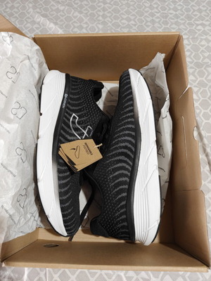 Safety Jogger αθλητικά παπούτσια σαν καινούργια, μέγεθος 44, μαύρο και άσπρο