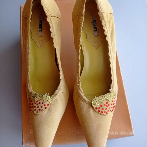 Schutz pumps new, yellow, size 37