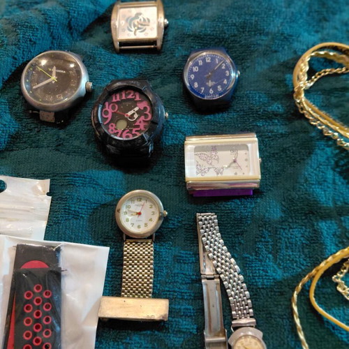 Lot of 45 wristwatches used, unisex, including Adidas and more