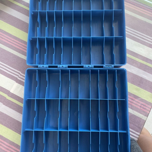 Hot Wheels plastic case for 60 cars, used, one clip broken