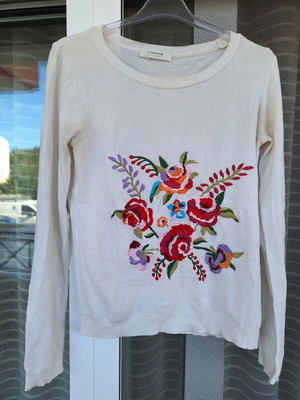 Μπλούζα Promod medium λευκή με ραμμένα λουλούδια μεταχειρισμένη