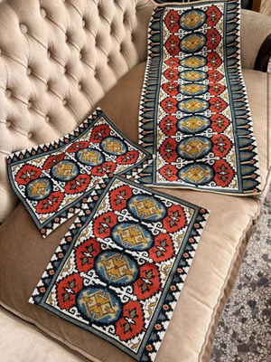 Embroidery set like new, beautiful colors, popular design
