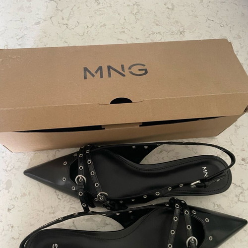 Mango Die-Cut kitten shoes size 37 new, black
