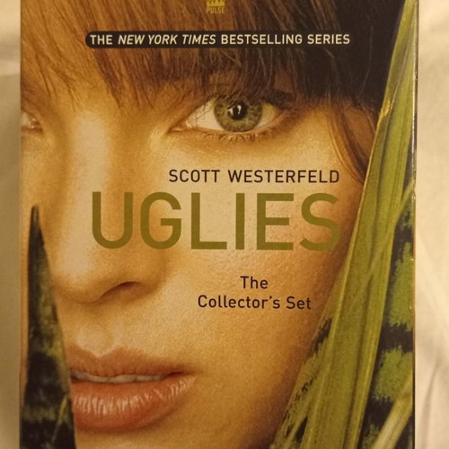 Scott Westerfeld Uglies 4 used books box set