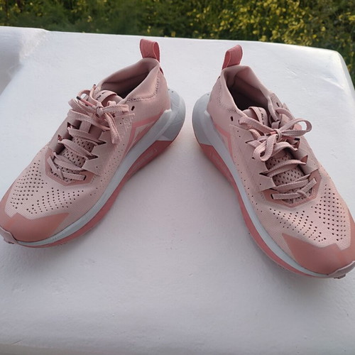 Nike ZoomX Zegama Trail 2 size 40 new pink sports shoes