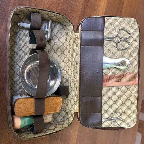 Men's grooming set