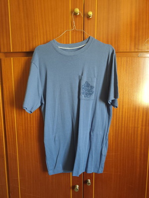 T-shirt medium blue, new