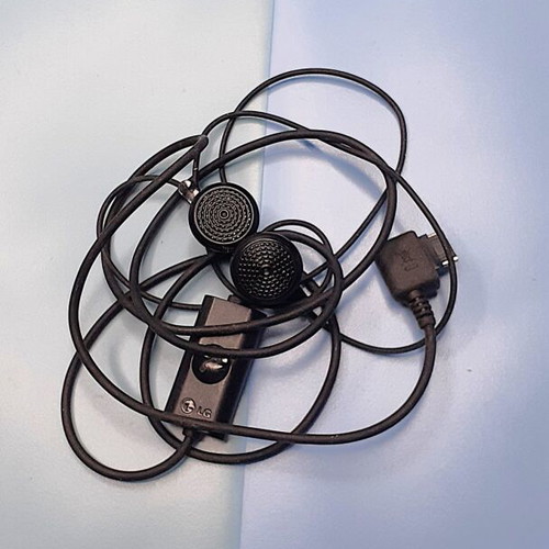 LG FastPort wired headphones used for old mobile phones